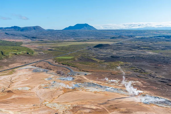 Hver, İzlanda 'da fümeroller ve çamur havuzları