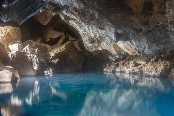 Widok Jaskinię Grotagja Islandii — Zdjęcie stockowe