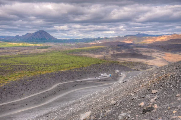 İzlanda 'daki Hverfjall volkanı krateri
