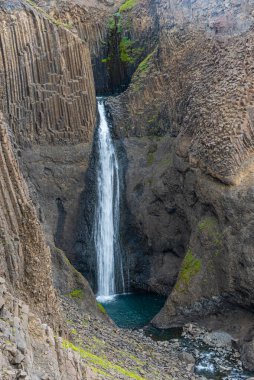 Hengifoss Şelalesi İzlanda 'da görüldü