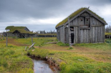Stoksnes, İzlanda 'da film ayarları için kullanılan yapay Viking köyü.