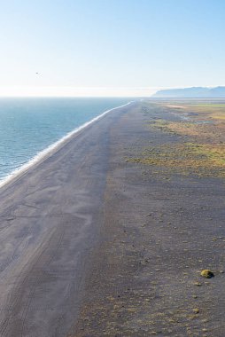 Dyrholaey plajının havadan görünüşü, İzlanda