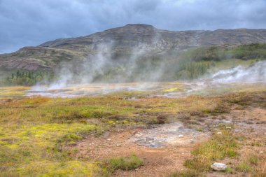 İzlanda 'daki Strokkur jeotermal alanı