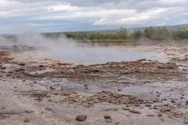 İzlanda 'daki Strokkur jeotermal alanı