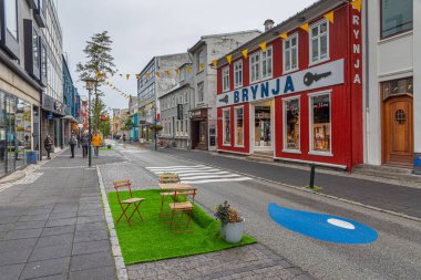 Reykjavik, İzlanda, 30 Ağustos 2020: Reykjavik, İzlanda 'nın merkezindeki Laugavegur Caddesi manzarası