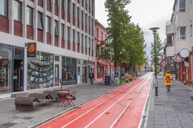 Reykjavik, İzlanda, 31 Ağustos 2020: Reykjavik, İzlanda 'nın merkezindeki Laugavegur Caddesi manzarası