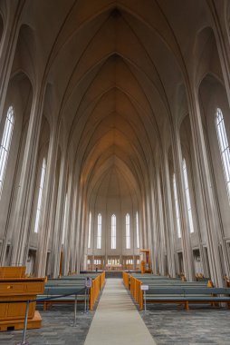 Reykjavik, İzlanda, 31 Ağustos 2020: Reykjavik, İzlanda 'daki Hallgrimskirkja katedralinin içi