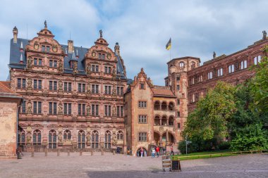 Heidelberg, Almanya, 17 Eylül 2020: Heidelberg, Almanya 'daki sarayın ana avlusunun manzarası