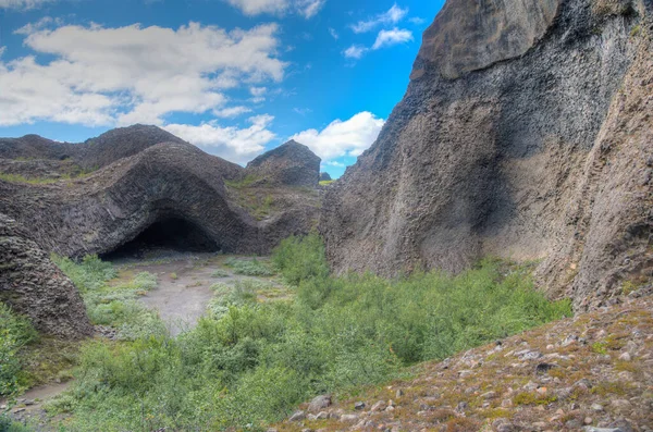 Rocas Hexagonales Basalto Formaron Cueva Kirkja Hljodaklettar Islandia —  Fotos de Stock