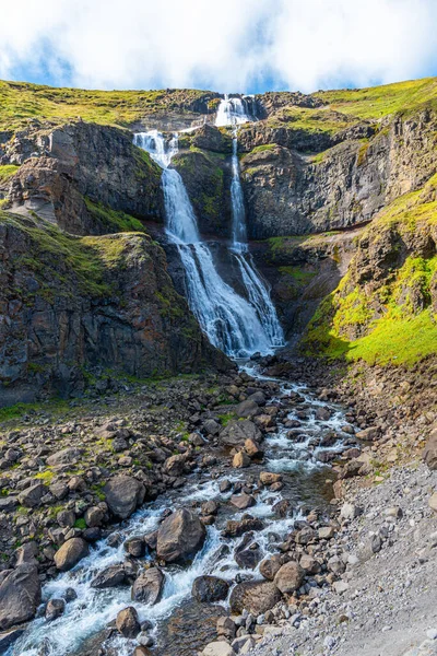 Rjukandi Wasserfall Bei Sonnigem Wetter Auf Island — Stockfoto