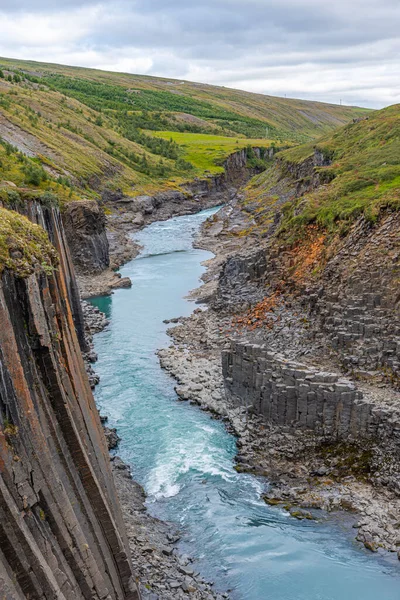 冰岛Studlagil峡谷的六角形岩石 — 图库照片