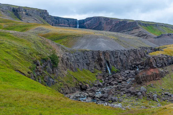 Hengifoss Vízesés Izlandra Nézve — Stock Fotó