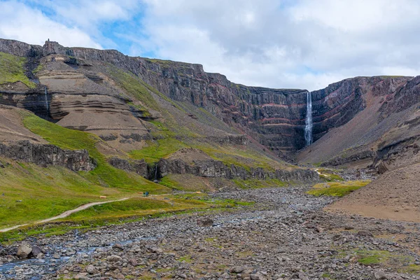 Cachoeira Hengifoss Vista Islândia — Fotografia de Stock