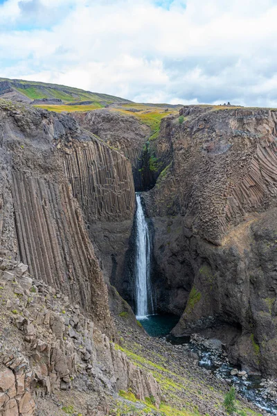 Hengifossův Vodopád Pozorovaný Islandu — Stock fotografie