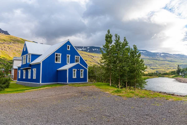 Traditionella Trähus Seydisfjordur Island — Stockfoto