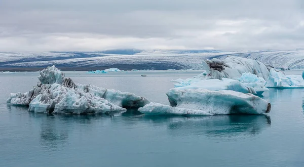 Πλωτά Παγόβουνα Στη Λιμνοθάλασσα Jokulsarlon Της Ισλανδίας — Φωτογραφία Αρχείου