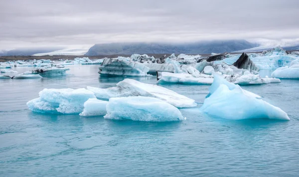 Πλωτά Παγόβουνα Στη Λιμνοθάλασσα Jokulsarlon Της Ισλανδίας — Φωτογραφία Αρχείου