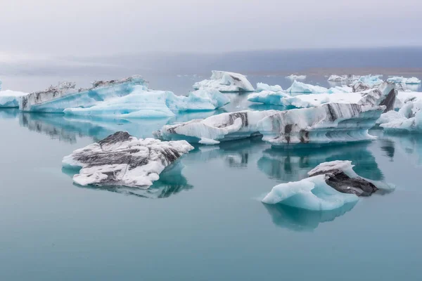 Πλωτά Παγόβουνα Στη Λιμνοθάλασσα Jokulsarlon Της Ισλανδίας — Φωτογραφία Αρχείου