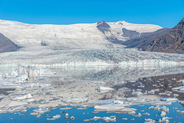 Icebergs Flutuantes Lagoa Fjallsarlon Islândia — Fotografia de Stock