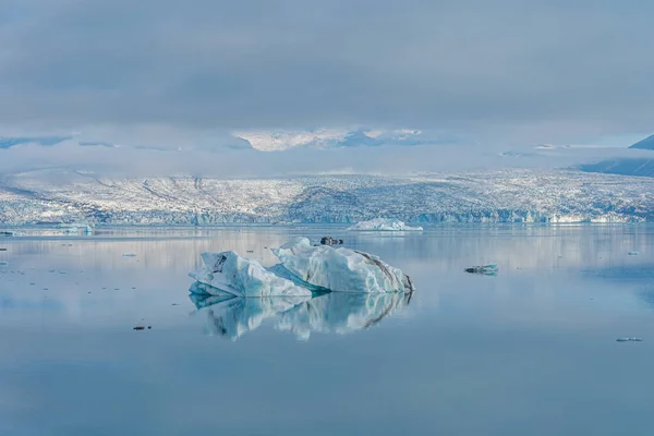 Úszó Jéghegyek Jokulsarlon Lagúnánál Izlandon — Stock Fotó