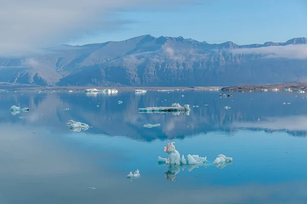 Úszó Jéghegyek Jokulsarlon Lagúnánál Izlandon — Stock Fotó