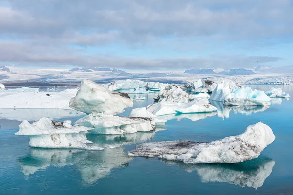Πλωτά Παγόβουνα Στη Λιμνοθάλασσα Jokulsarlon Της Ισλανδίας — Φωτογραφία Αρχείου