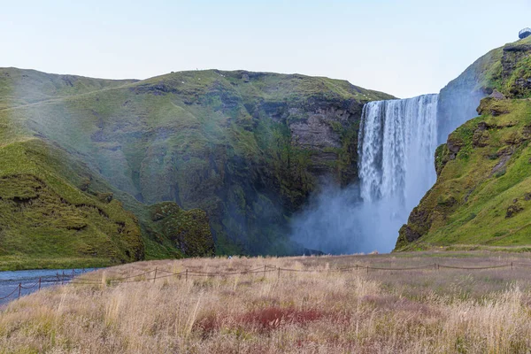 Skogafoss Καταρράκτη Δει Κατά Διάρκεια Της Ηλιόλουστης Ημέρας Στην Ισλανδία — Φωτογραφία Αρχείου