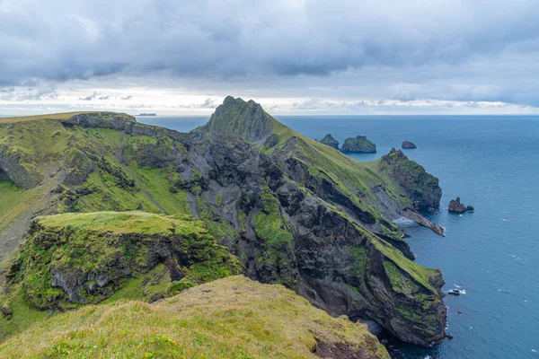 Noordelijke Kliffen Van Heimaey Eiland Ijsland — Stockfoto