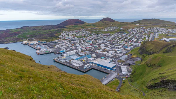Πανόραμα Του Νησιού Heimaey Ηφαίστεια Eldfell Και Helgafell Ισλανδία — Φωτογραφία Αρχείου