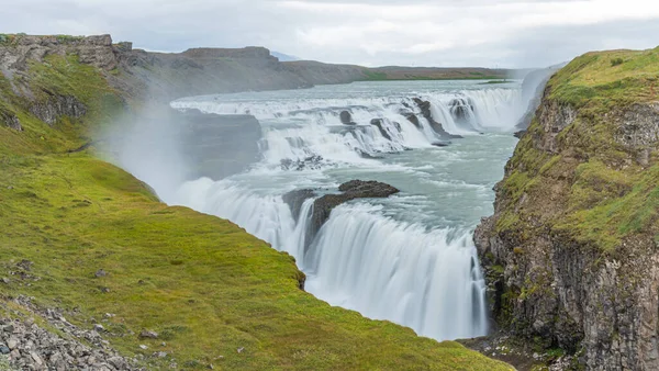 Gullfoss Καταρράκτη Δει Κατά Διάρκεια Μιας Συννεφιασμένης Ημέρας Στην Ισλανδία — Φωτογραφία Αρχείου