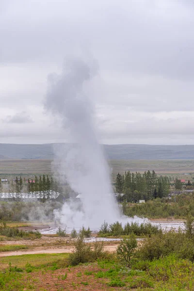 Strokkur Geotermikus Terület Izlandon — Stock Fotó