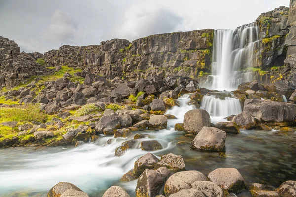 Oxararfoss 瀑布在冰岛的辛格韦德利国家公园 — 图库照片