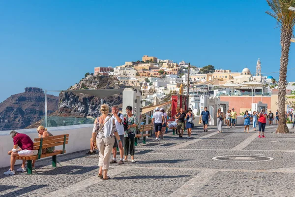 Санторіні Греція Вересня 2020 Року Люди Прогулюються Вулиці Фіра Греція — стокове фото