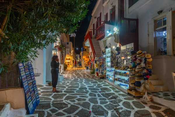 Mykonos Grecia Septiembre 2020 Vista Nocturna Las Tiendas Turísticas Una — Foto de Stock