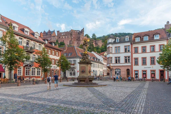 Heidelberg, Almanya, 16 Eylül 2020: Kornmarkt Heidelberg, Almanya