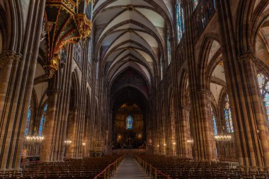 Strasbourg, Fransa, 21 Eylül 2020: Strasbourg, Fransa 'daki Leydimizin Katedrali