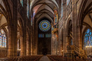 Strasbourg, Fransa, 21 Eylül 2020: Strasbourg, Fransa 'daki Leydimizin Katedrali