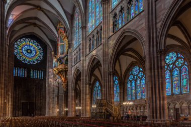 Strasbourg, Fransa, 21 Eylül 2020: Strasbourg, Fransa 'daki Leydimizin Katedrali