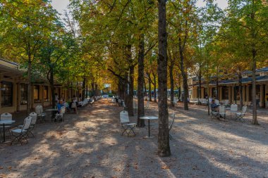 Baden Baden, 22 Eylül 2020: Kurhaus Kolonnade Alman spa kasabası Baden Baden