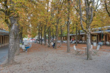 Baden Baden, 23 Eylül 2020: Kurhaus Kolonnade Alman spa kasabası Baden Baden