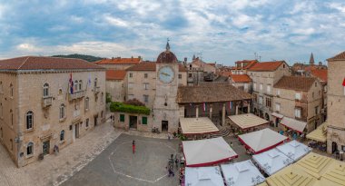 Trogir, Hırvatistan, 23 Temmuz 2020: Hırvat kenti Trogi şehri