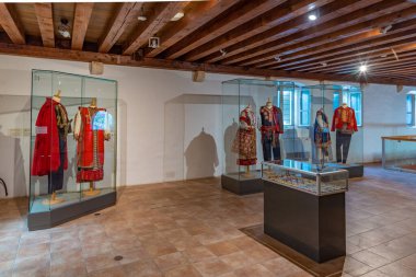 Ayrıl, Hırvatistan, 23 Temmuz 2020: Hırvatistan 'daki Split Etnoğrafya Müzesinin İçi