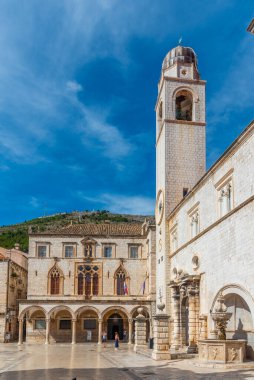 Dubrovnik, Hırvatistan, 26 Temmuz 2020: Hırvatistan 'ın Dubrovnik kentindeki Sponza sarayının manzarası