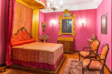 Dubrovnik, Hırvatistan, 26 Temmuz 2020: Hırvatistan 'ın Dubrovnik kentindeki rektör sarayının içindeki oda