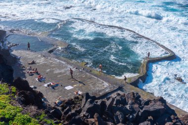 La Frontera, İspanya, 29 Ocak 2021: Kanarya Adaları 'ndaki El Hierro Adası' nda La Maceta kaya havuzu.