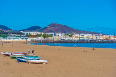 Las Palmas, İspanya, Janury 20, 2021: Playa de Las Alcaravaneras Las Palmas de Gran Canaria, İspanya.