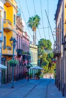 Arucas, İspanya, 18 Ocak 2021: Arucas 'ta ana cadde Gran Canaria, İspanya.