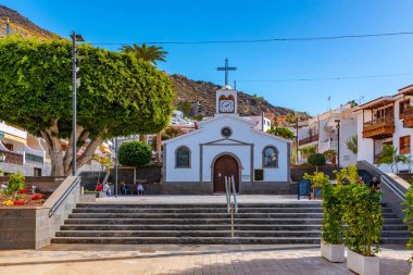 Los Gigantes, İspanya, Janury 10, 2021: Los Gigantes, Tenerife, İspanya 'daki Kutsal Ruh Kilisesi.