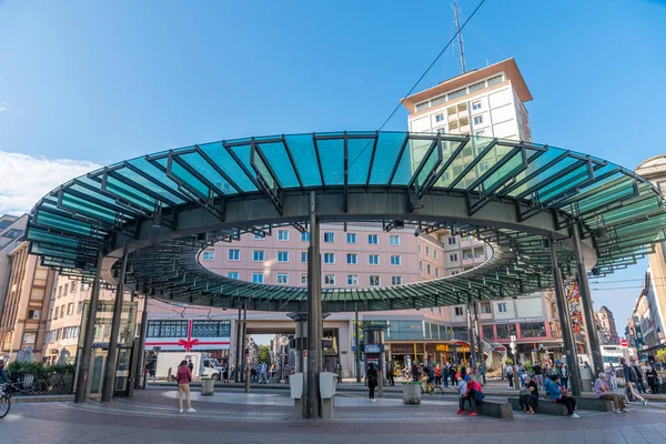 Strasbourg, Fransa, 22 Eylül 2020: Strasbourg, Fransa 'da Homme de Fer kavşağı