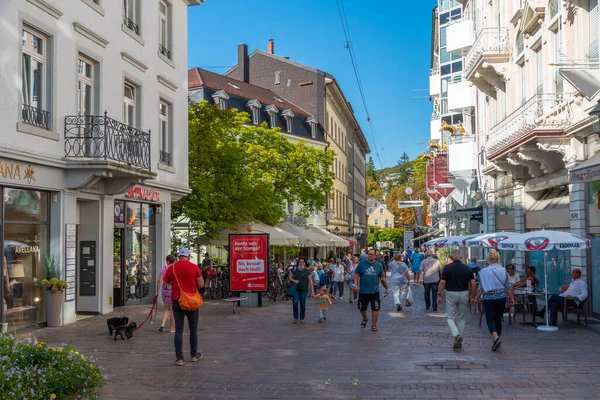 Баден Баден Вересня 2020 Року Люди Прогулюються Через Старе Місто — стокове фото